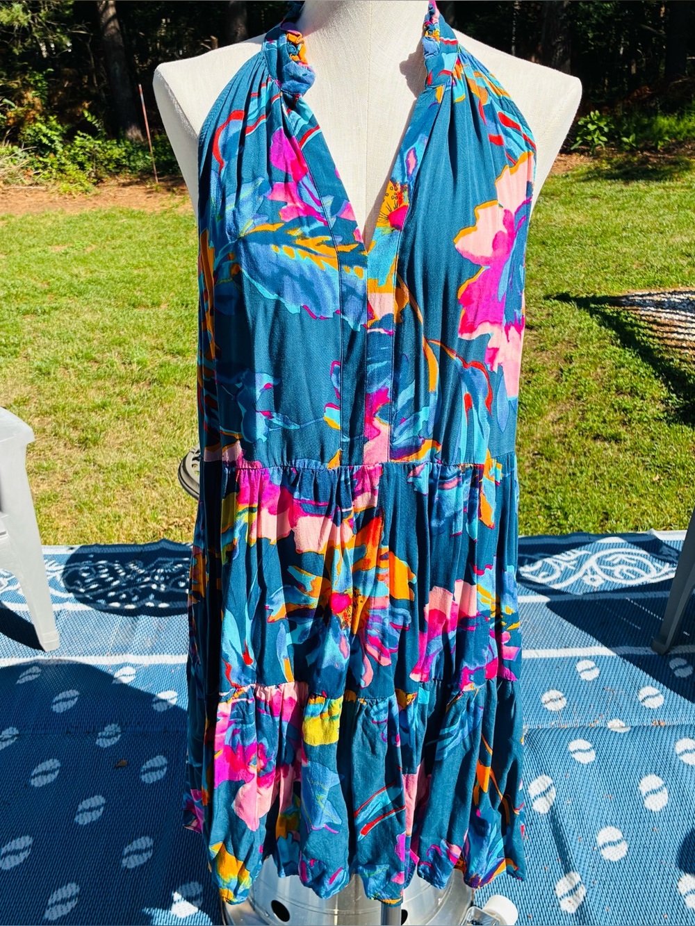 Sleeveless Halter Dress Multi Colored
EUC
